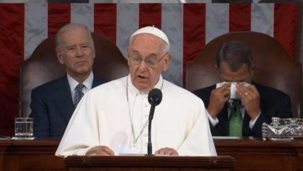 Congresista de EEUU llora durante discurso del Papa Francisco