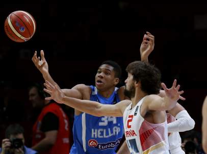 73-71. España luchará por las medallas tras imponerse a Grecia en un final agónico