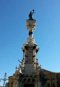 Monumento a los Fueros