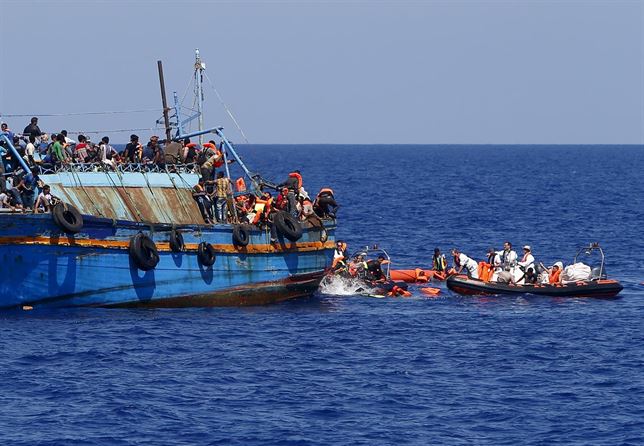 Desaparecidos 10 refugiados sirios tras hundirse un bote en las costas de Turquía