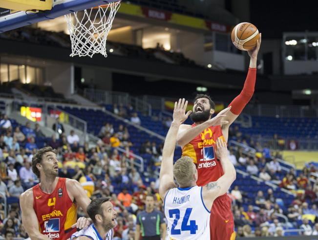 73-99. España cumple, pero gana sin brillantez