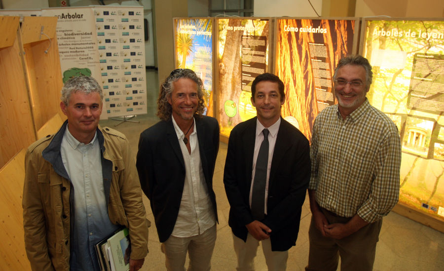 La Facultad de Ciencias de la Universidad de Navarra inaugura la exposición EnArbolar