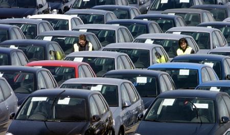 El sector del automóvil en España registra en 2015 un superávit comercial de 17.193 millones