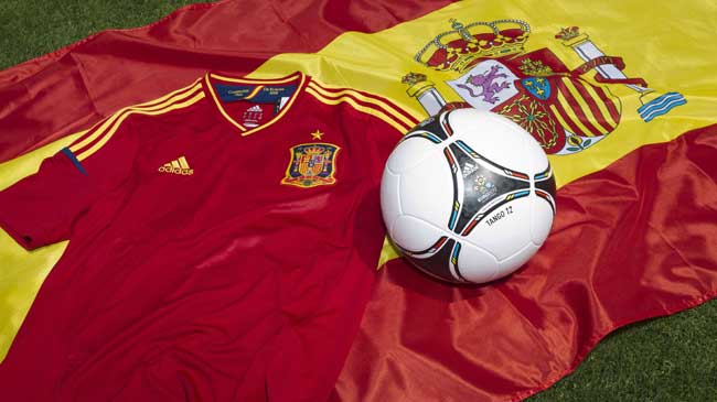 España busca cerrar el pase para la Eurocopa ante Luxemburgo sin sobresaltos ni polémicas