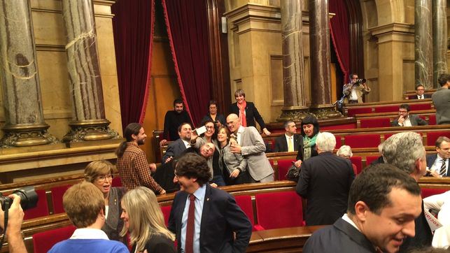 Los partidos nacionalistas catalanes rechazan 'la indecente lección democrática' del Rey