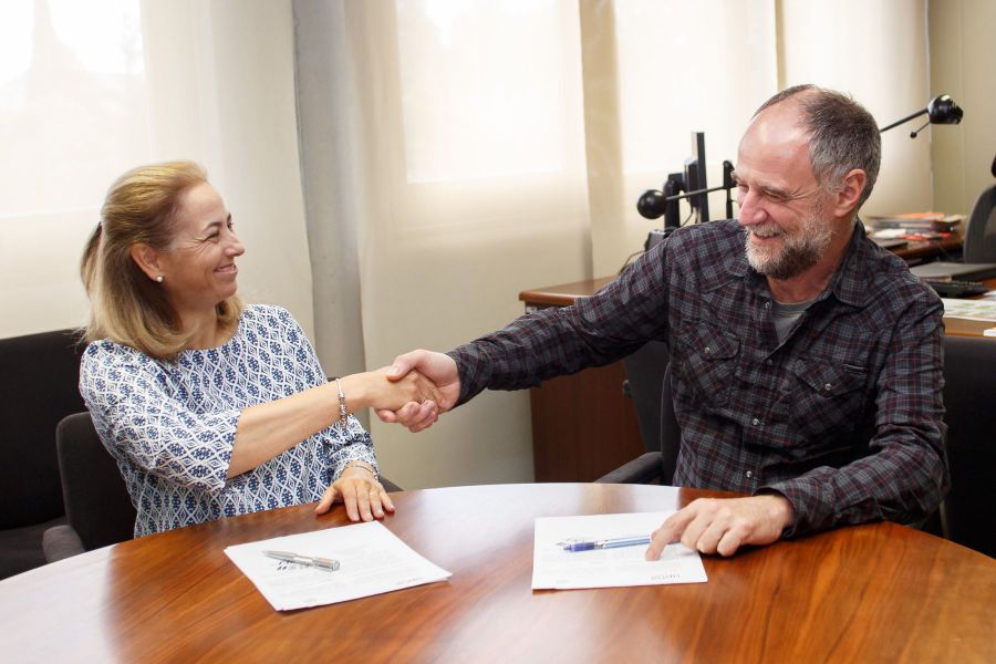 La UPNA y la Universidad Vasca de Verano suscriben un convenio para promoción conjunta del euskera