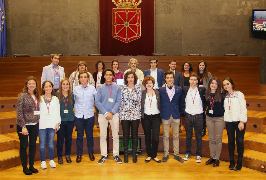 San Ignacio gana el VI Torneo de Debate de Bachillerato organizado por la UPNA y el Parlamento de Navarra
