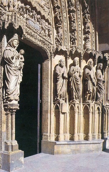 La catedral de León lucha contra el «mal de la piedra»