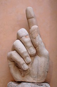 Una de las dos manos derechas del Coloso de Constantino.