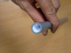 Imputados cuatro jóvenes por lanzar con una cerbatana dardos de papel con una aguja en la punta a los viandantes