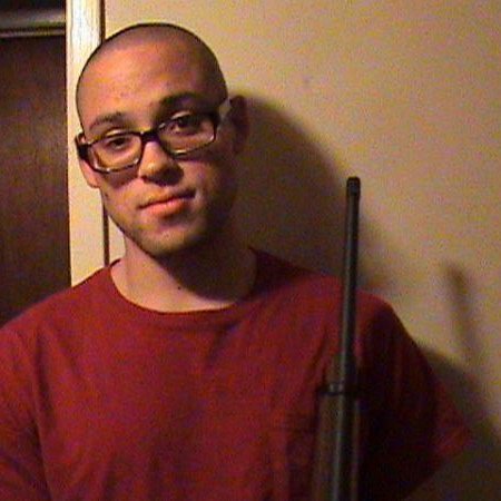 El sospechoso del tiroteo en Oregón compró hasta 13 armas de forma legal