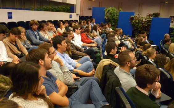 El Colegio de Medicos de Navarra acoge como precolegiados a los estudiantes de medicina