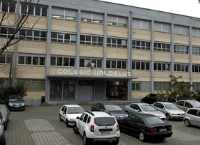 El juez procesa al profesor del colegio Valdeluz por abusar de 15 niñas