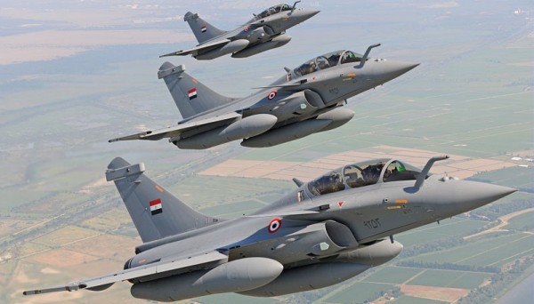 Francia ataca el bastión de Estado Islámico en Siria