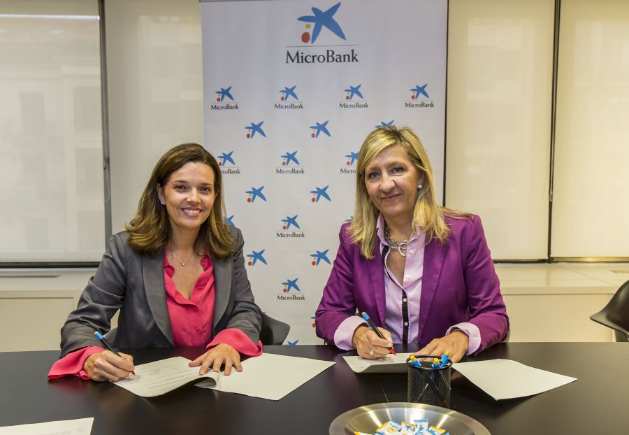 La Caixa firma un convenio con AMedna para financiar proyectos de mujeres emprendedoras