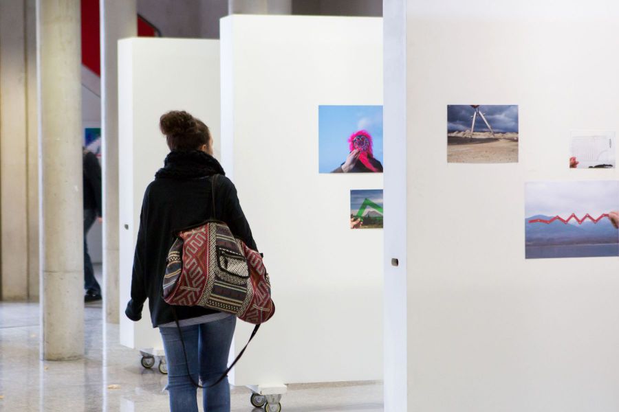 La UPNA acoge dos exposiciones del programa Mapamundistas 2015