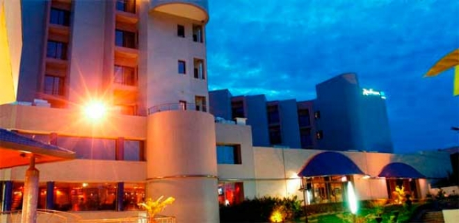 Tres muertos y más de un centenar de secuestrados en el ataque al hotel de Mali