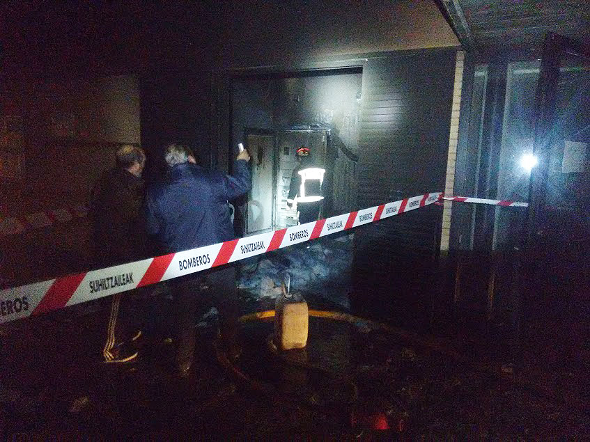 Un incendio sin heridos deja temporalmente fuera de servicio el polideportivo municipal de San Adrián