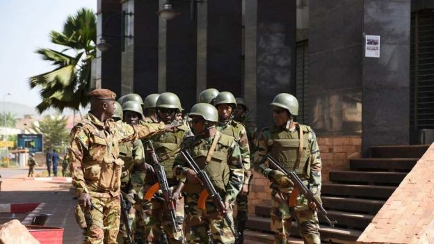 Mali busca a tres sospechosos del ataque terrorista contra hotel Radisson