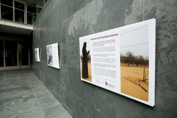El Parlamento expone una muestra fotográfica sobre la población palestina refugiada en Gaza