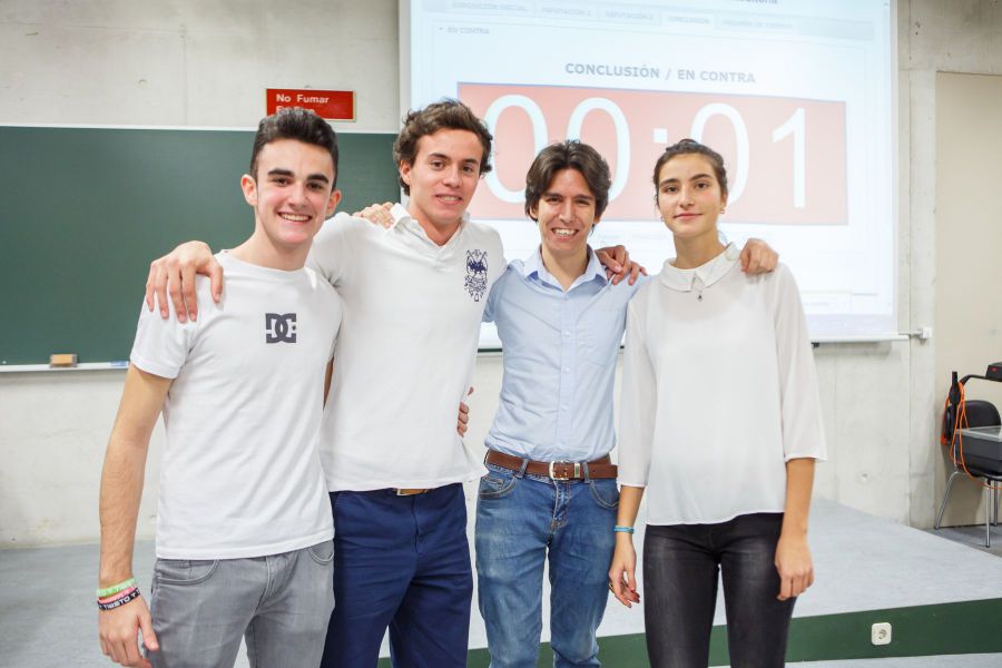 La UPNA celebra la III Liga de Debate por Parejas, “Pelea de Pollos”