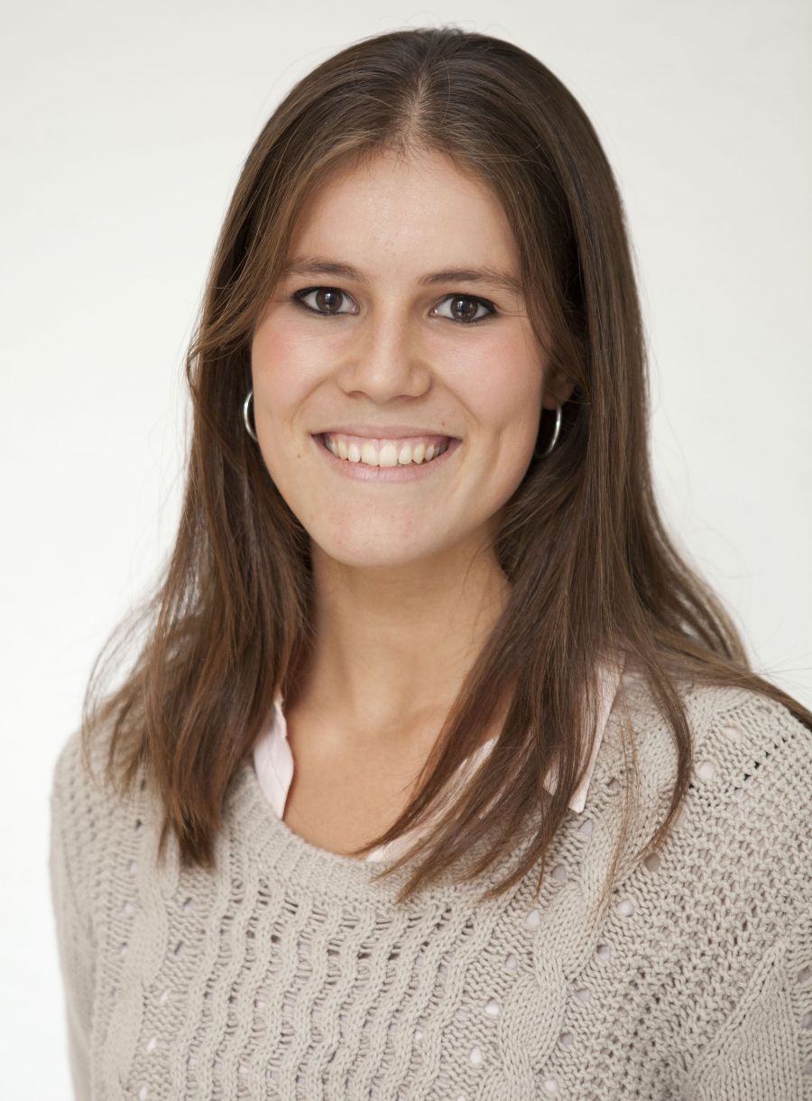 Ana Escauriaza, graduada de la Universidad de Navarra, gana el XVIII Certamen de Investigación sobre Euskal Herria