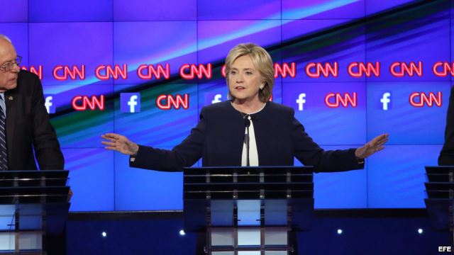 El segundo debate entre los candidatos de las primarias demócratas de EE.UU. marcado por la masacre terroriste en París