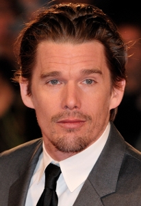 Ethan Hawke conquista Venecia con un cura atormentado con 