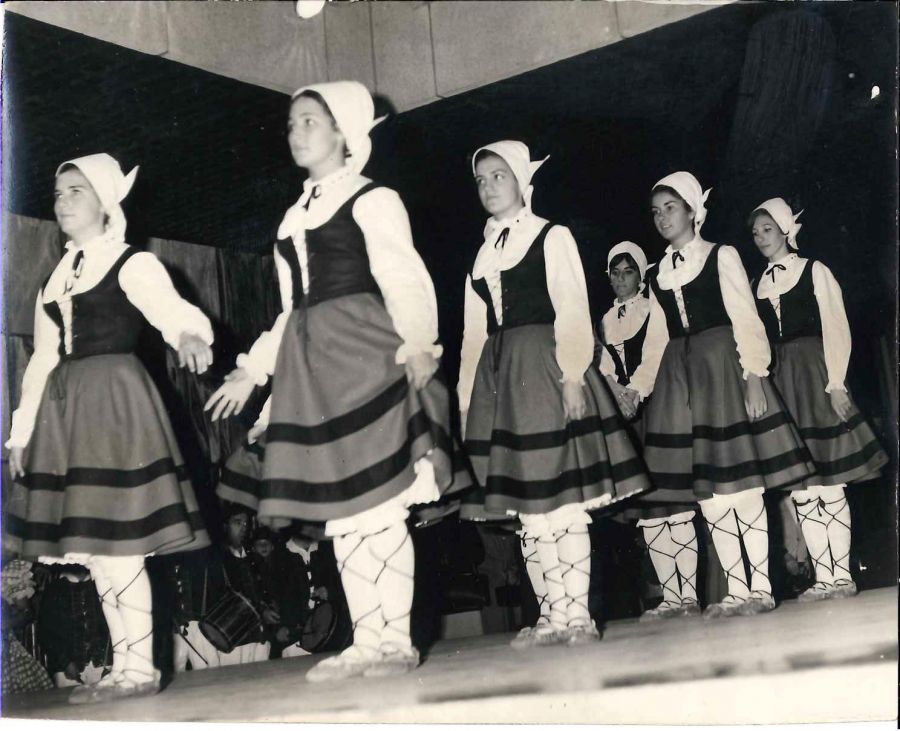 foto_dantzaris_mujeres_NY