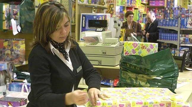 Las campañas de Navidad y verano, las que más mejoraron el empleo en 2015, según Adecco
