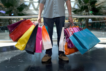 La confianza de los consumidores de la eurozona mejora en diciembre