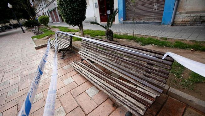 Un hombre fallece al caerle encima una mujer que trataba de suicidarse en Alicante