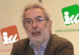 IU tacha de 