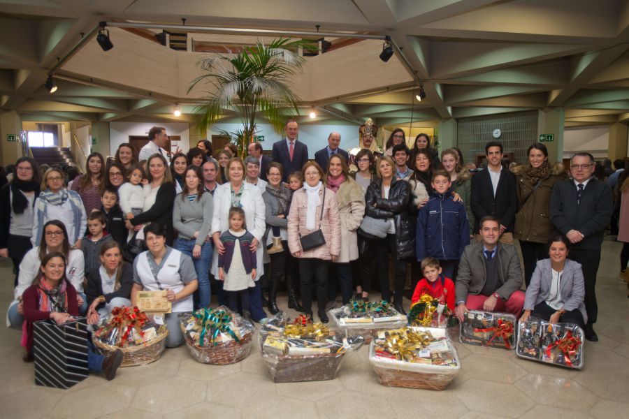 La conserjería del edificio Central gana el concurso de belenes de la Universidad de Navarra
