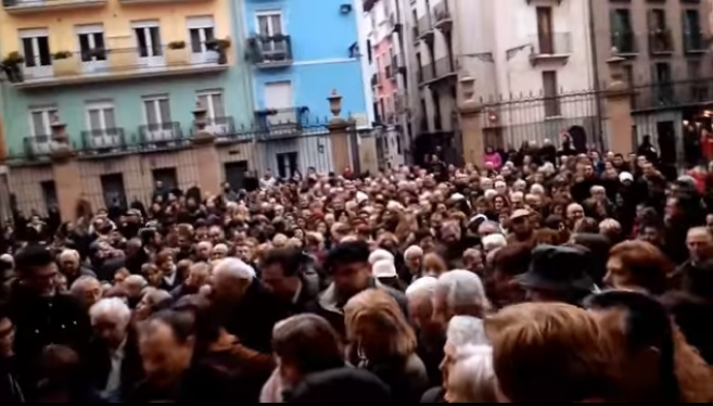Apertura 2 Puerta santa catedral de pamplona año jubilar misericordia 2015