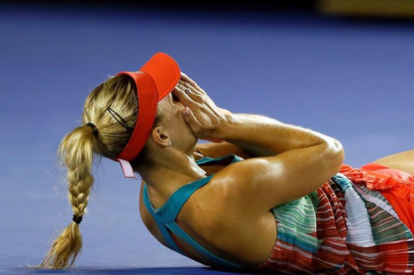 Kerber rompe los pronósticos y destrona a Serena Williams