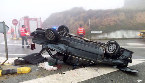 Dos heridos, uno con pronóstico reservado, y cuatro atendidos tras un accidente de tráfico en Aberin