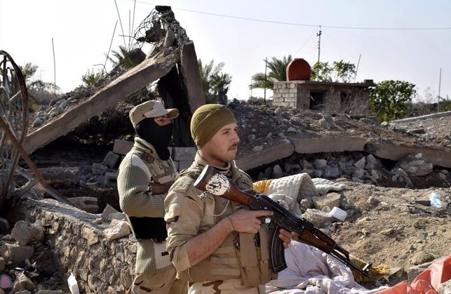 Varios soldados muertos en un doble atentado del EI contra un cuartel en Irak