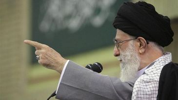 Jamenei clama que la «divina venganza caerá sobre los políticos saudíes»