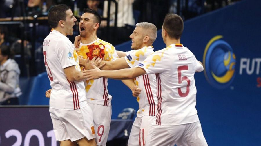 2-6. El juego colectivo español se impone a las genialidades de Ricardinho