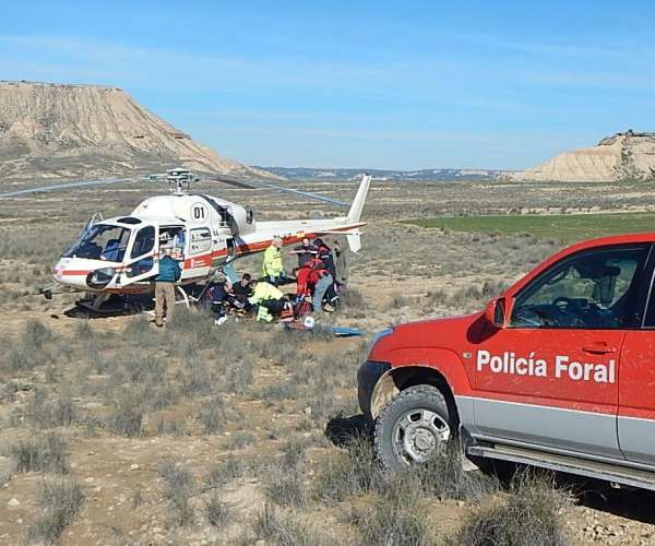 Una mujer de 24 años, herida con pronóstico reservado al caer por un cortado en las Bardenas