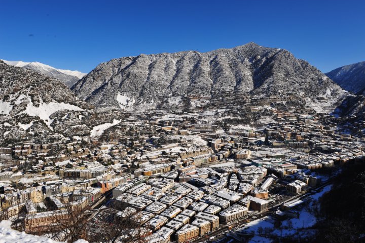 La UE y Andorra firman un acuerdo para el intercambio de información en casos de fraude fiscal
