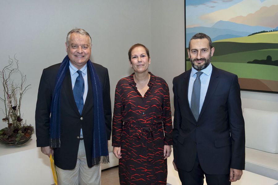 La Presidenta de Navarra y el cónsul francés estudian la entrada de Navarra en la eurorregión