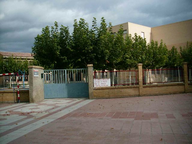 Desalojado durante hora y media el colegio de Villafranca por un supuesto olor a gas