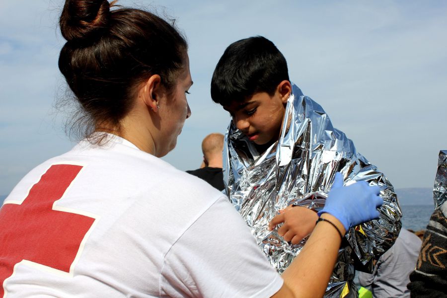 Cruz Roja urge a establecer rutas legales y seguras para los refugiados