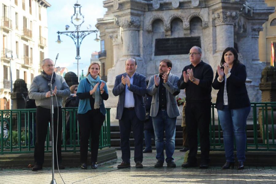El PNV dice en Pamplona que el fin de ETA debería ser «unilateral» y «ordenado»