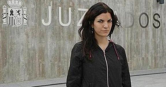 El juez condena a la joven insumisa electoral a 270 euros