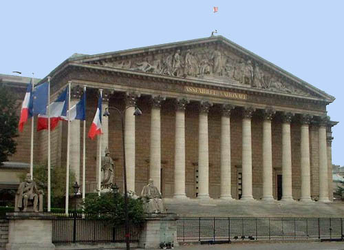 La Asamblea Nacional francesa vota a favor de la revisión constitucional