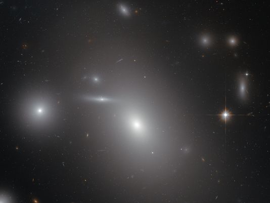 El Hubble captura la imagen del agujero negro más grande descubierto hasta ahora