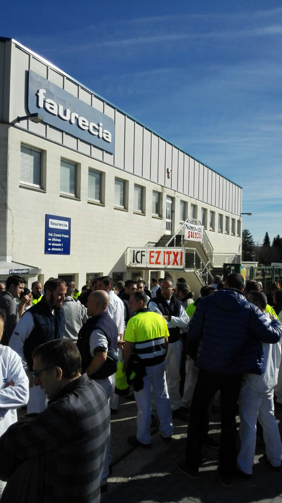 Faurencia de Burlada celebra que la planta ICF no cerrara hace un año